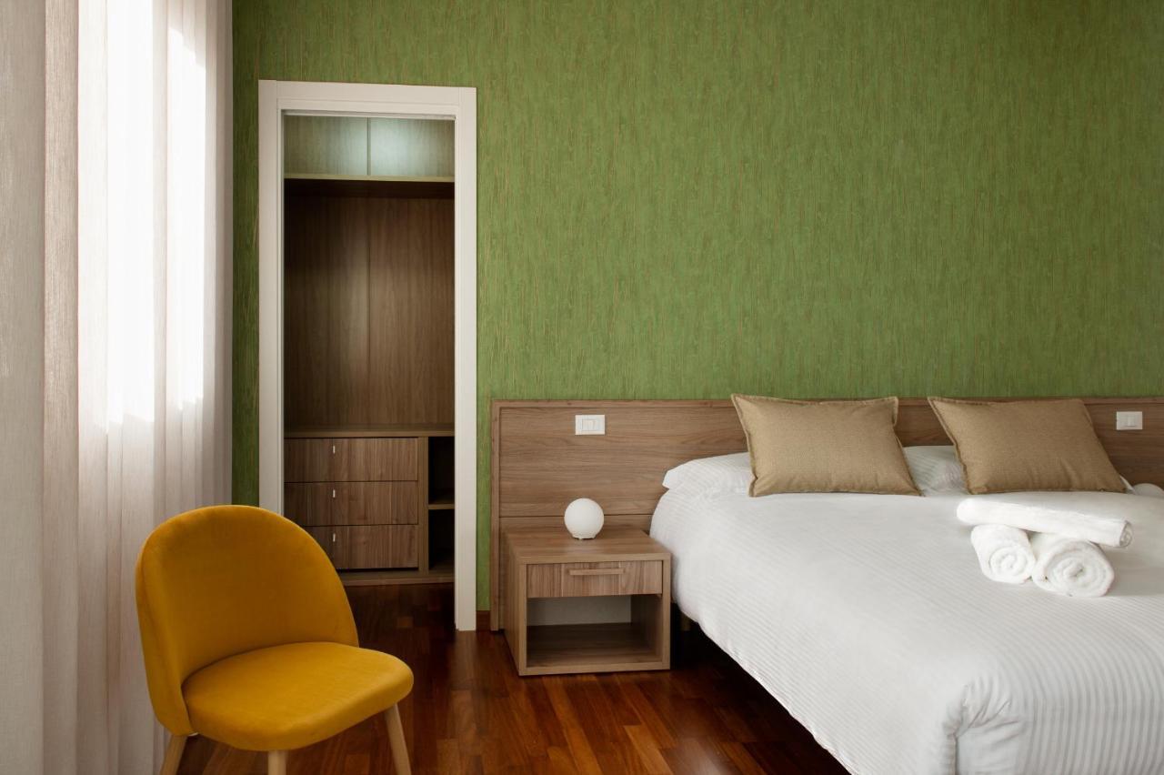 B&B Monna Lisa Rooms Montesano Scalo Bagian luar foto