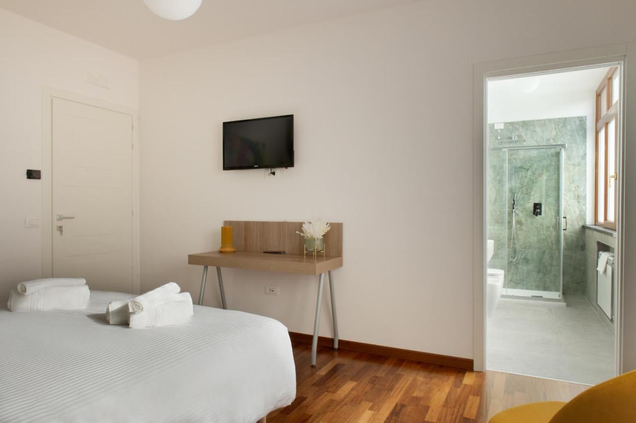 B&B Monna Lisa Rooms Montesano Scalo Bagian luar foto